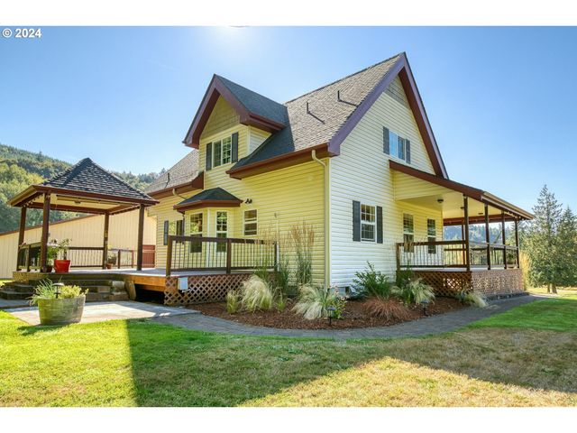 75401 CLATSKANIE VALLEY Dr, Clatskanie, OR 97016