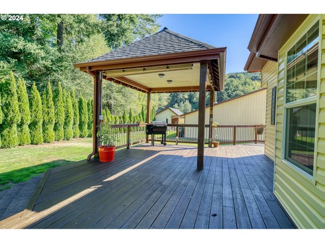 75401 CLATSKANIE VALLEY Dr, Clatskanie, OR 97016