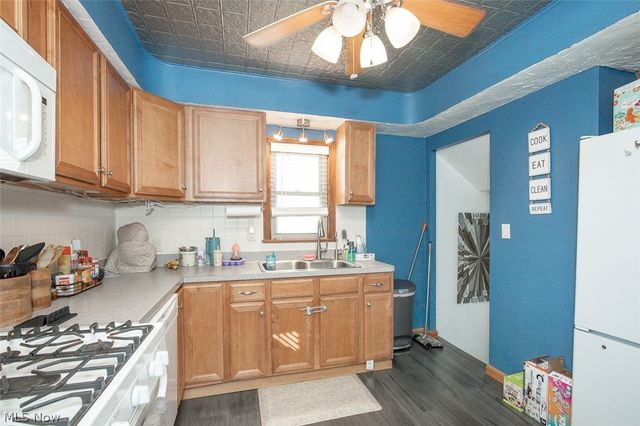 903 North Avenue, Cleveland, OH 44134