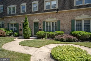 207 BLOOMINGDALE AVE #8B, Wayne, PA 19087