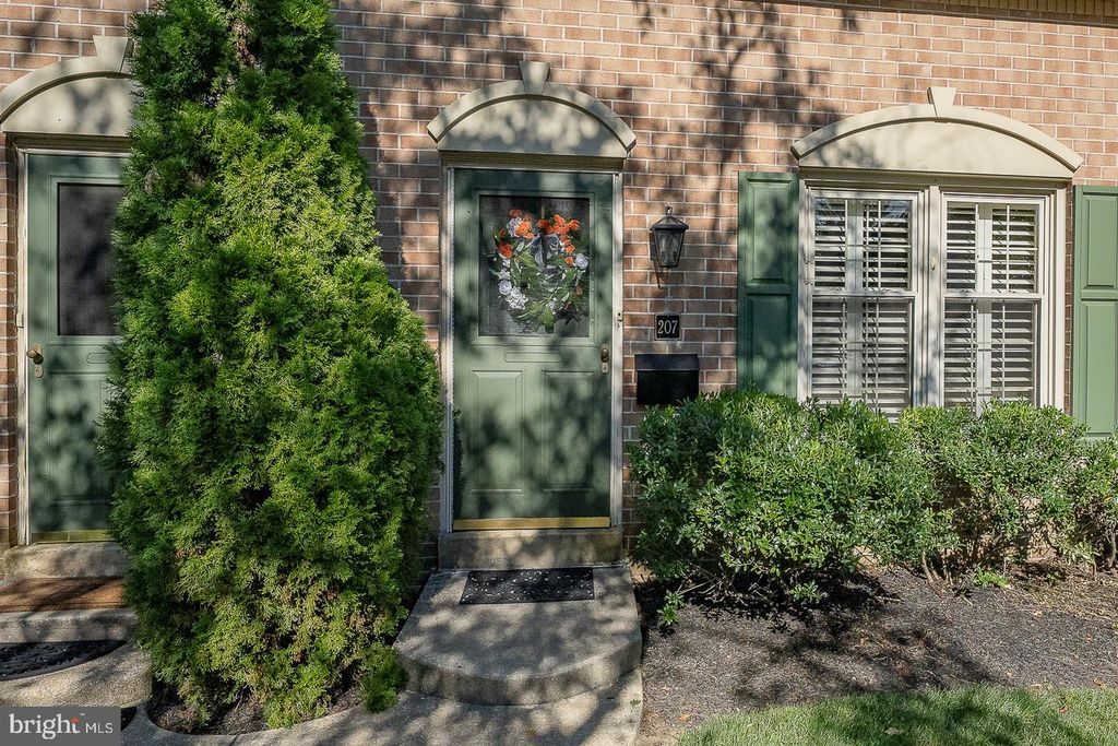 207 BLOOMINGDALE AVE #8B, WAYNE, PA 19087 — photo 3