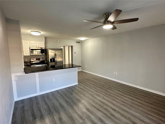 1860 PHILLIPPI SHORES DRIVE 2B, Sarasota, FL 34231