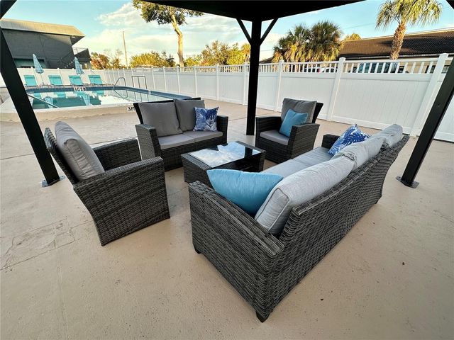 1860 PHILLIPPI SHORES DRIVE 2B, Sarasota, FL 34231