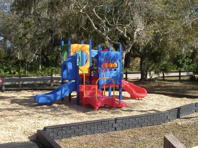 1860 PHILLIPPI SHORES DRIVE 2B, Sarasota, FL 34231