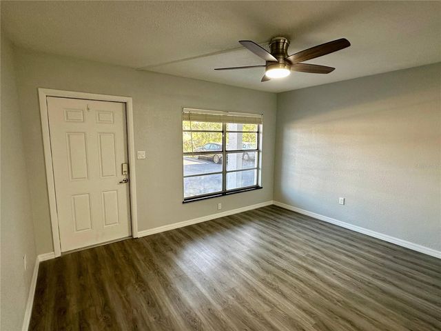 1860 PHILLIPPI SHORES DRIVE 2B, Sarasota, FL 34231