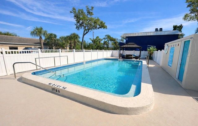 1860 PHILLIPPI SHORES DRIVE 2B, Sarasota, FL 34231