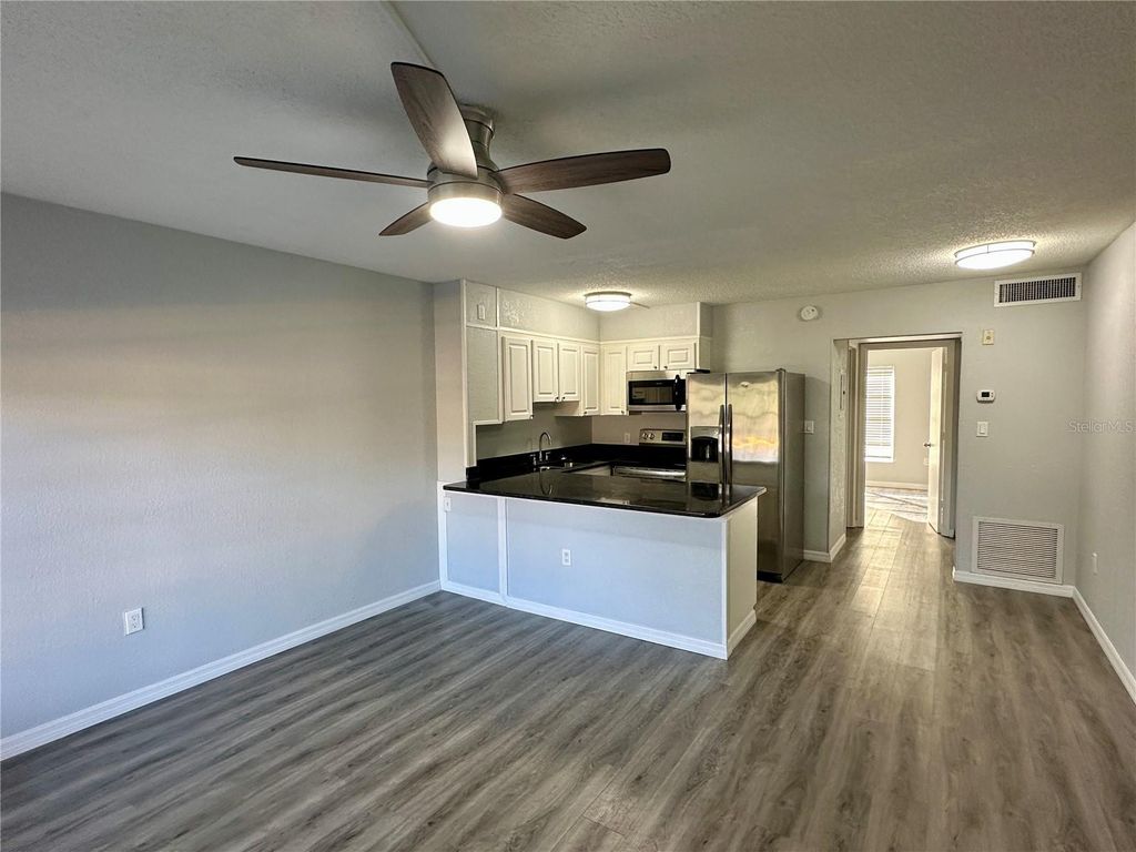 1860 PHILLIPPI SHORES DRIVE 2B, Sarasota, FL 34231