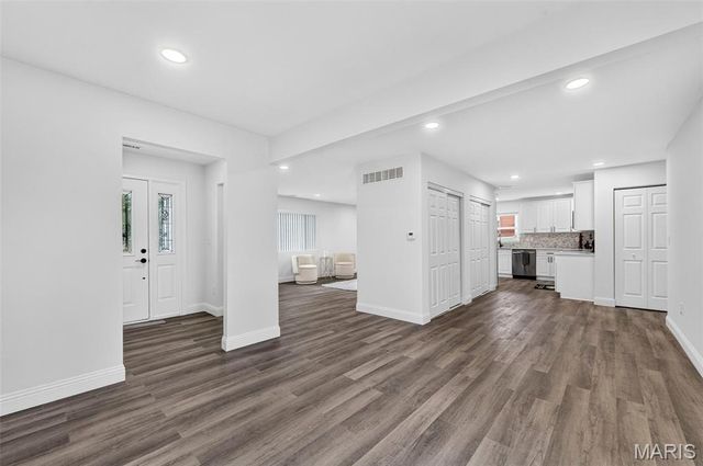 732 Hubert Drive, St Louis, MO 63125