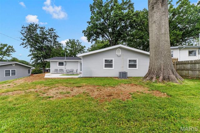 732 Hubert Drive, St Louis, MO 63125