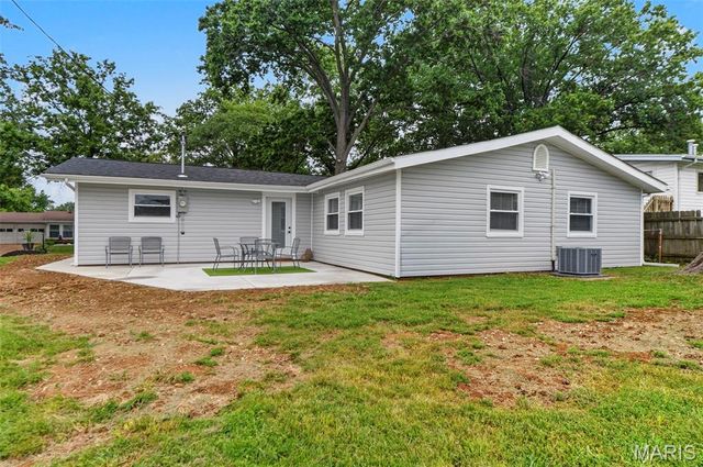 732 Hubert Drive, St Louis, MO 63125