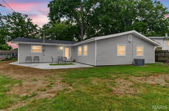 732 Hubert Drive, St Louis, MO 63125