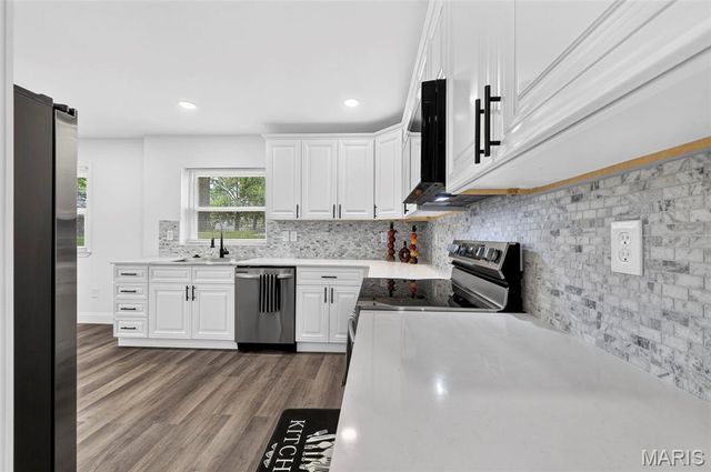 732 Hubert Drive, St Louis, MO 63125