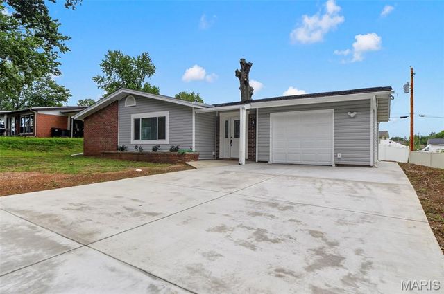 732 Hubert Drive, St Louis, MO 63125