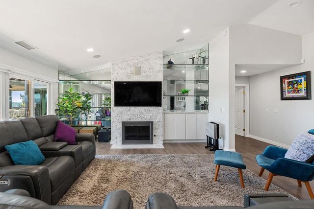 1427 Buckskin Dr, Escondido, CA 92029