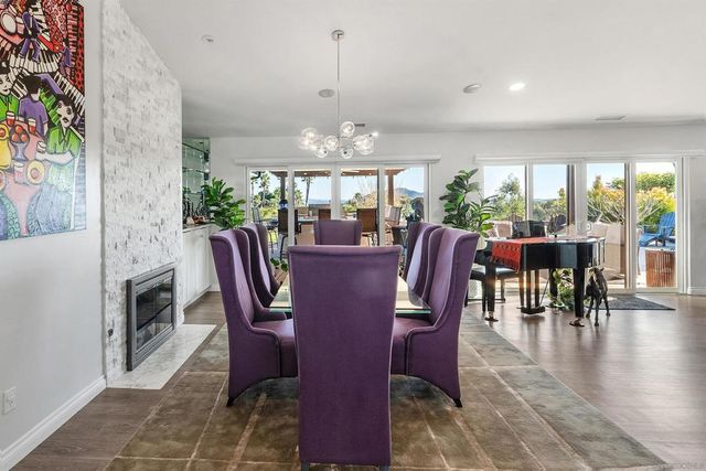 1427 Buckskin Dr, Escondido, CA 92029