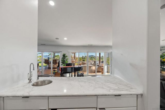 1427 Buckskin Dr, Escondido, CA 92029