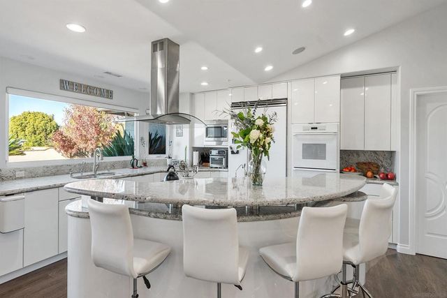 1427 Buckskin Dr, Escondido, CA 92029