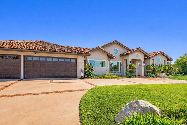 1427 Buckskin Dr, Escondido, CA 92029