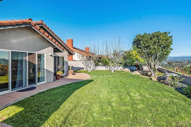 1427 Buckskin Dr, Escondido, CA 92029