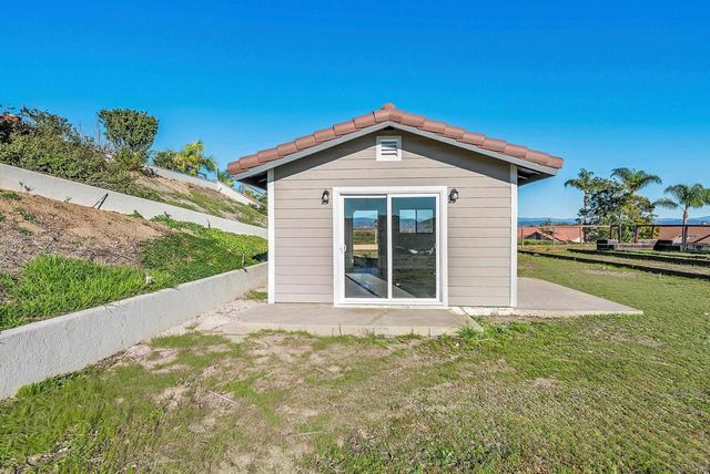 1427 Buckskin Dr, Escondido, CA 92029