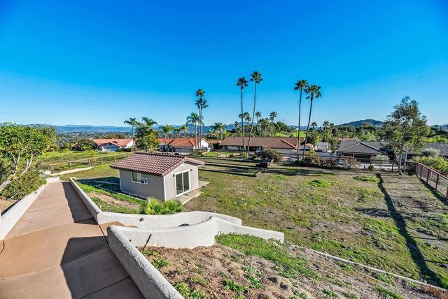 1427 Buckskin Dr, Escondido, CA 92029