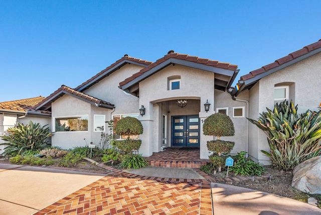 1427 Buckskin Dr, Escondido, CA 92029