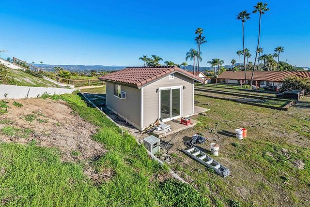 1427 Buckskin Dr, Escondido, CA 92029