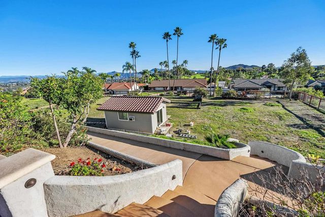 1427 Buckskin Dr, Escondido, CA 92029