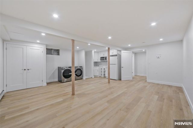 21 E Central Avenue, Bergenfield, NJ 07621