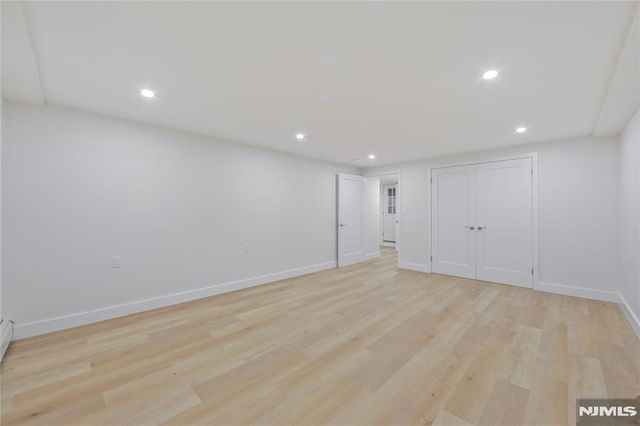 21 E Central Avenue, Bergenfield, NJ 07621