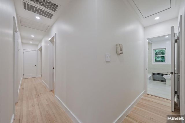 21 E Central Avenue, Bergenfield, NJ 07621