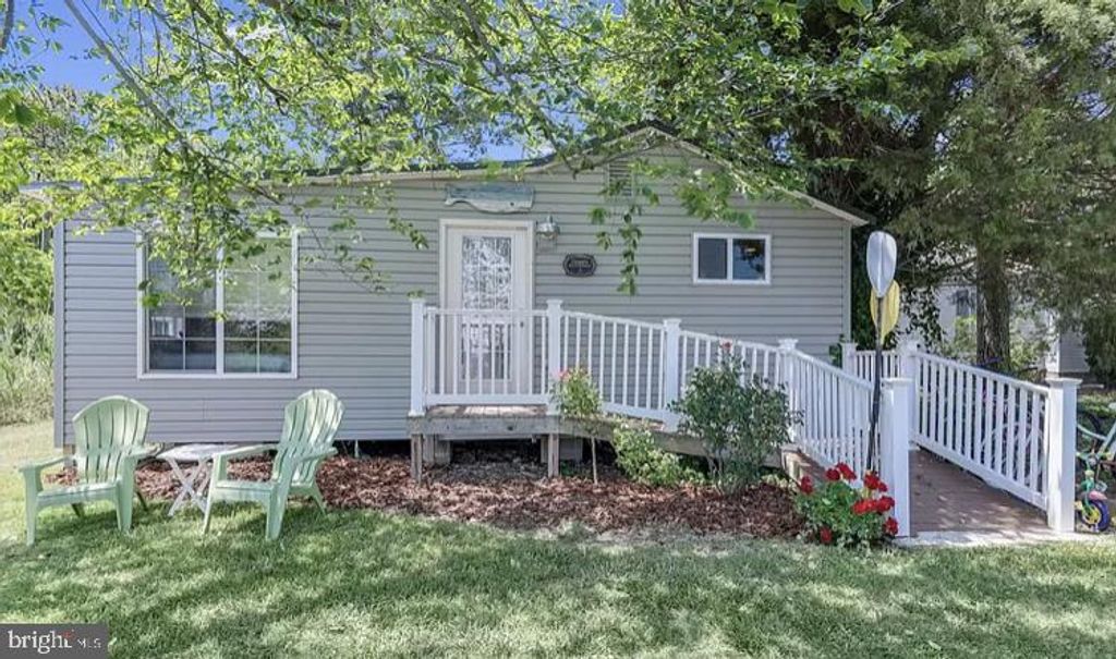 Image 1 of property listing at 20805 SEVERN RD, Ewell, MD 21824
