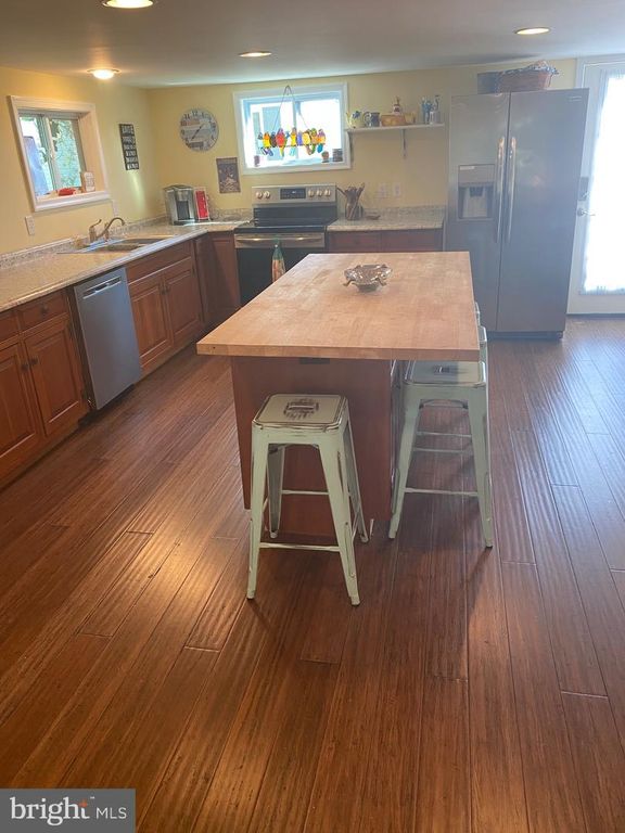 Image 12 of property listing at 20805 SEVERN RD, Ewell, MD 21824
