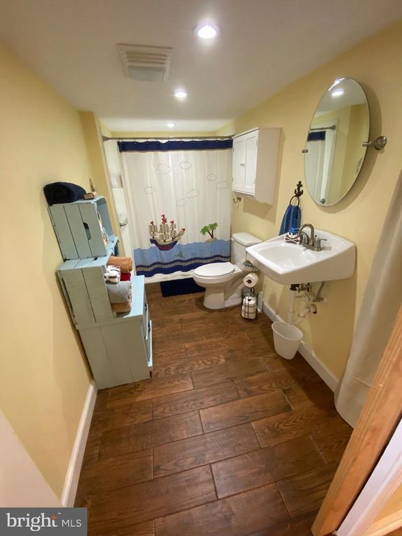 Image 20 of property listing at 20805 SEVERN RD, Ewell, MD 21824