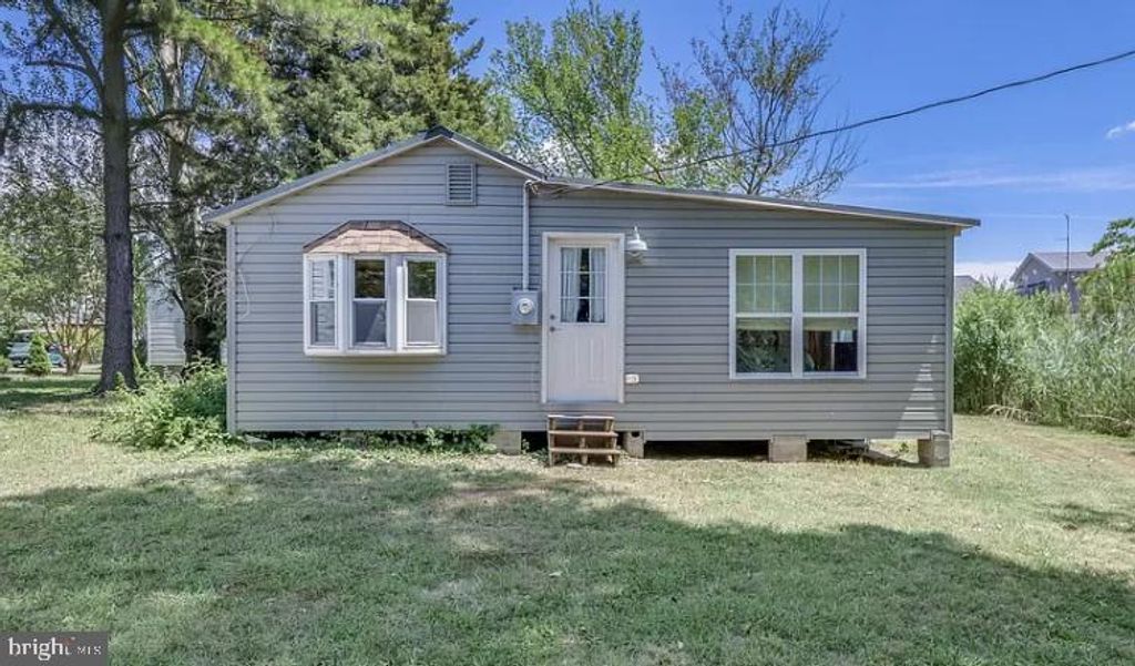 Image 3 of property listing at 20805 SEVERN RD, Ewell, MD 21824