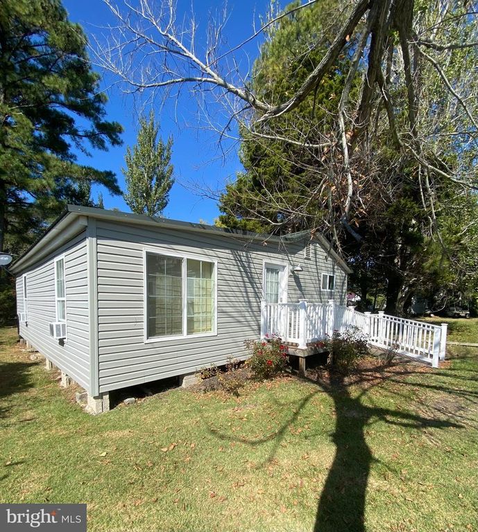 Image 6 of property listing at 20805 SEVERN RD, Ewell, MD 21824