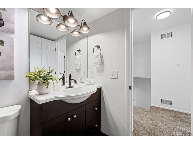 1155 S Oneida St C, Denver, CO 80224