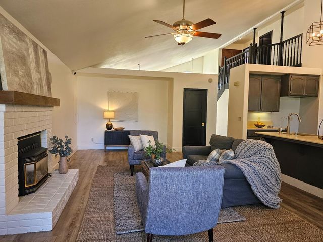 501 Bobbys Lane, Hollister, CA 95023