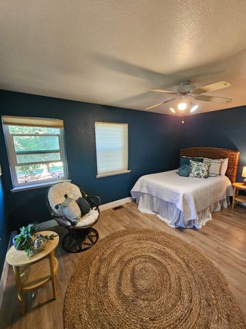 501 Bobbys Lane, Hollister, CA 95023