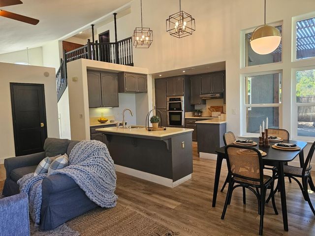 501 Bobbys Lane, Hollister, CA 95023