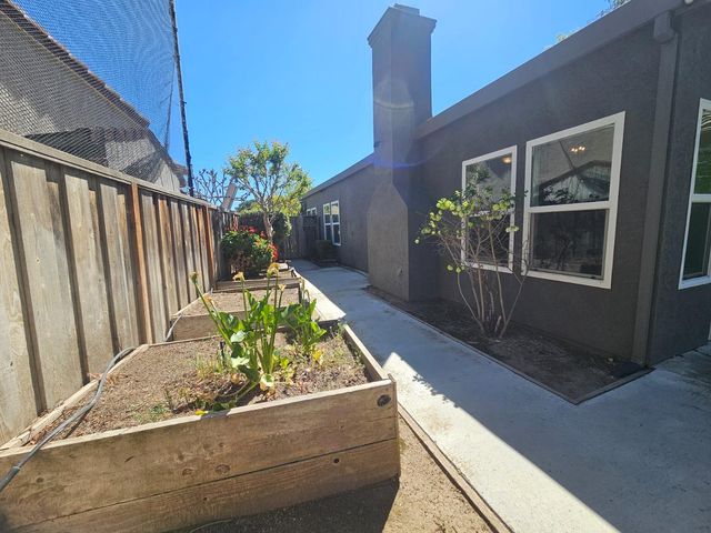 501 Bobbys Lane, Hollister, CA 95023