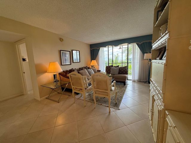 7738 Lakeside Boulevard 373, Boca Raton, FL 33434