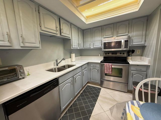 7738 Lakeside Boulevard 373, Boca Raton, FL 33434