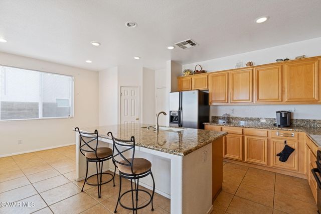 43711 47th St W, Lancaster, CA 93536