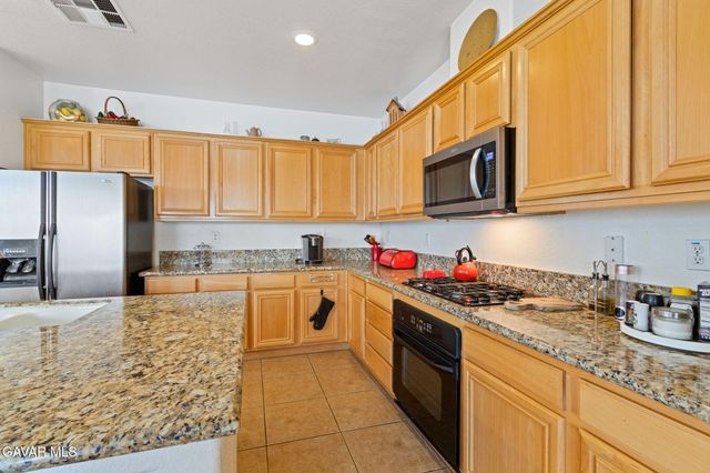 43711 47th St W, Lancaster, CA 93536