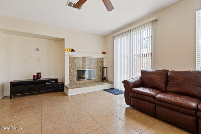 43711 47th St W, Lancaster, CA 93536