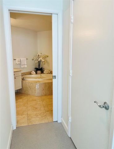 111 SE 8th Avenue 905, Fort Lauderdale, FL 33301