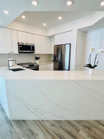 111 SE 8th Avenue 905, Fort Lauderdale, FL 33301