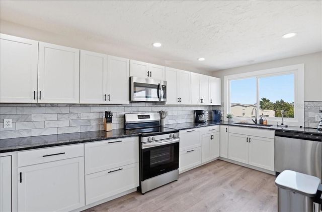 2518 AVENUE B, Bradenton Beach, FL 34217