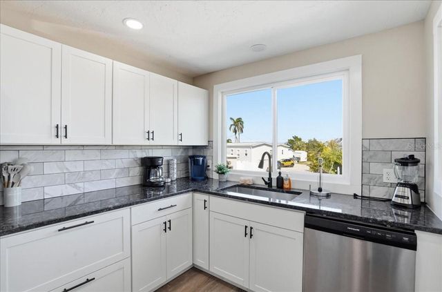 2518 AVENUE B, Bradenton Beach, FL 34217